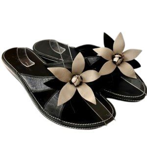 Tommy Bahama All Leather Flower Slides Sandals - Brown/White - 9M